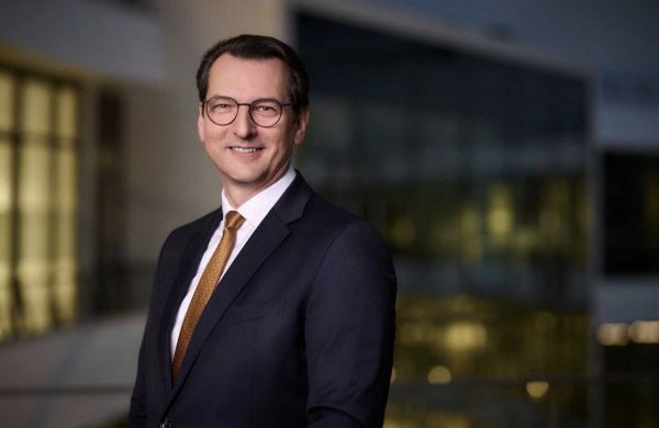 在线炒股配资公司 宝马集团董事长换帅，米兰·内德利科维奇明年5月接任