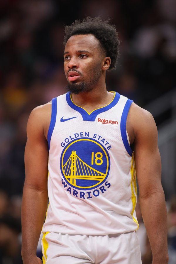 专业配资门户官网 又一个！科尔谈克赖尔仅出战15分钟：他今天扭到了脚踝